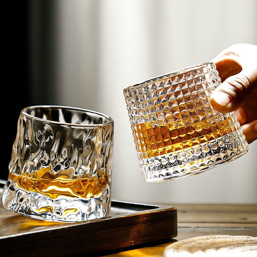Gata whiskey glass creative rotating cup thickened glass wine glass spirits rotating cup tumbler design glacier drinking glass internet celebrity beverage cup grid + glacier + vertical pattern 3 pieces with 3 bases