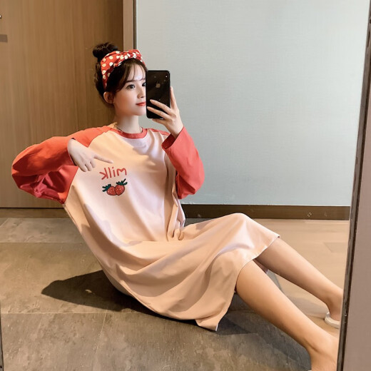 Pinkdackeb nightgown women's spring and autumn cotton pajamas can be worn outside students' long-sleeved loose knee-length Korean style large size strawberry cute red one size fits all (90-135Jin [Jin equals 0.5 kg])