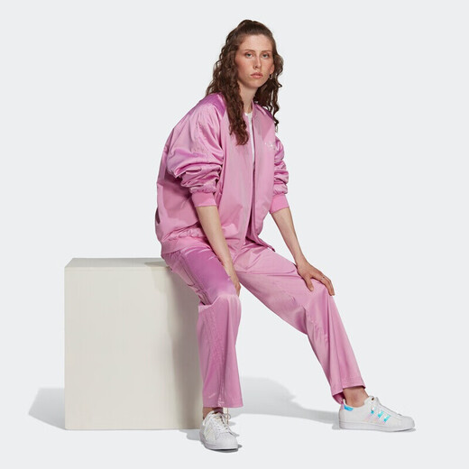 阿迪达斯 三叶草女装运动服宽松透气舒适立领时尚休闲夹克外套 HF9196 淡紫 XS