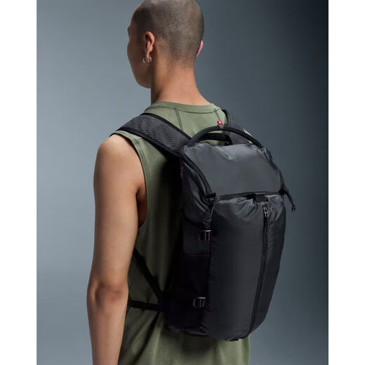 On (On) mountaineering bag, travel bag, men's bag, women's bag, casual sports bag 18L fashion backpack, ultra-light and durable outdoor camping Magnet black 18L medium bag