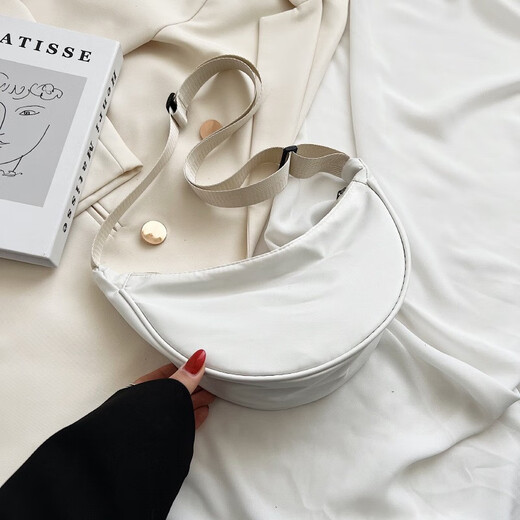 QUEEN TRIP Nylon Crossbody Bag Women's 2023 New Trendy Dumpling Bag Lightweight Small Shoulder Bag Underarm Bag Single Shoulder Canvas Bag Bags White