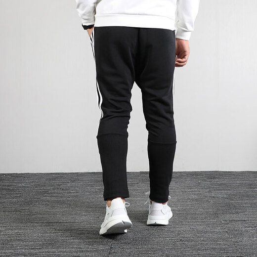 阿迪达斯 （adidas）男裤2025春季新款运动裤跑步训练舒适透气休闲长裤 DT9901/黑色/侧边撞色三条纹 S