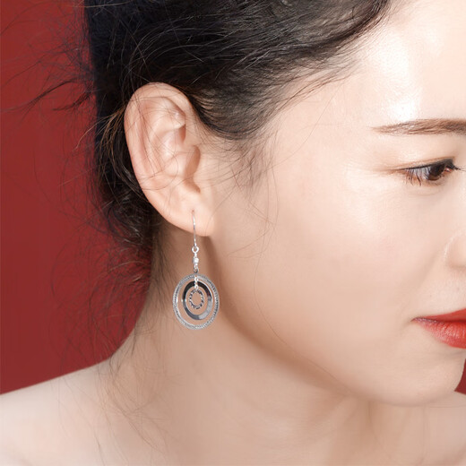 Yuan Shengfu's new PT950 boutique fashion ring platinum ear hooks shiny versatile platinum round earrings 5.00g