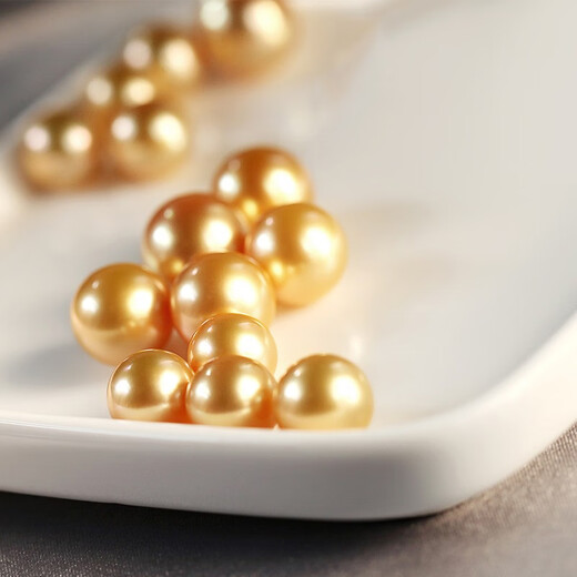 Yue Fei South Sea Gold Bead Pendant 18K Perfect Round Flawless Highlight Recommended Gift for Lover or Mom 8-9mm Comes with Silver Chain Comes with Certificate