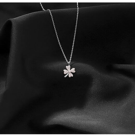 Yueqing Yipin four-leaf clover necklace for women ins cool style clavicle chain trendy temperament simple niche design pendant four-leaf clover silver