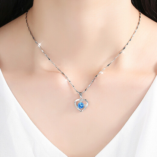 Dijing 925 Collier d'amour en argent pour le pendentif d'anniversaire des femmes pour les filles pour offrir aux copines et aux épouses de niche haut de gamme pratique [Blue Topaz] Collier de cœur éternel - DT686
