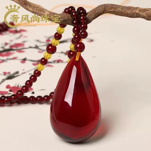 Fat Donglai's same beeswax pendant for old men and women, chicken fat yellow amber long necklace, second generation ethnic style pendant, blood amber water drop bead chain