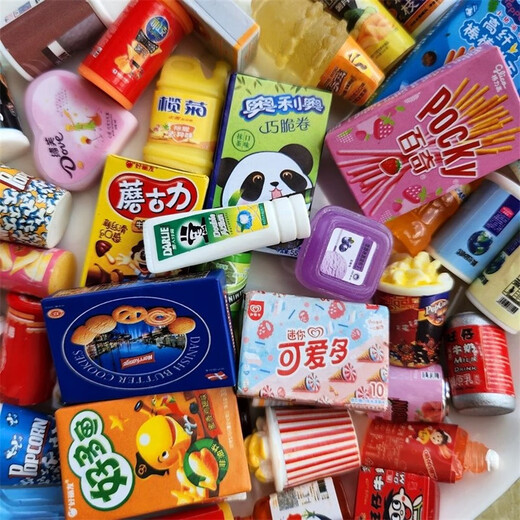 Dongzhitiandi Miniature Food and Toy Blind Box Mini Blind Bag Model Supermarket Simulation Snack Ornament Boys and Girls DIY New Year Gift Convenience Store Mix [30 Random Mixed Blind Boxes]