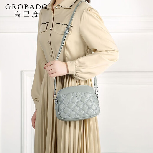 高巴度（GORBADO）软皮小包包2025新款女百搭休闲单肩斜挎包女士真皮贝壳包春夏轻便 黑色