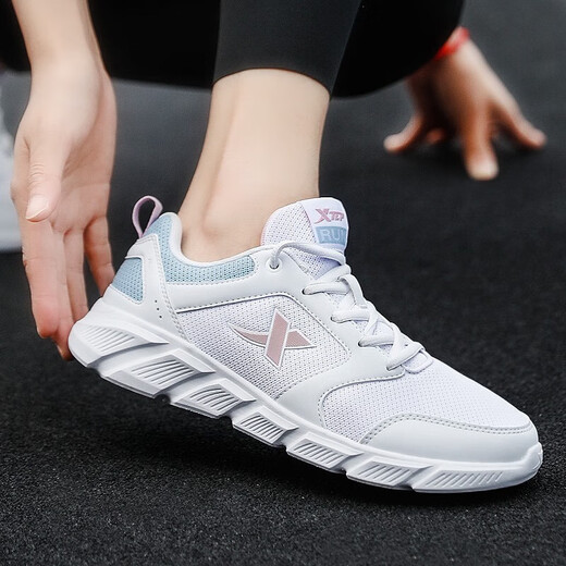 特步（XTEP）女鞋老爹鞋女小白鞋网面街拍复古大底原宿风粉红休闲跑步鞋子 白兰7001 37