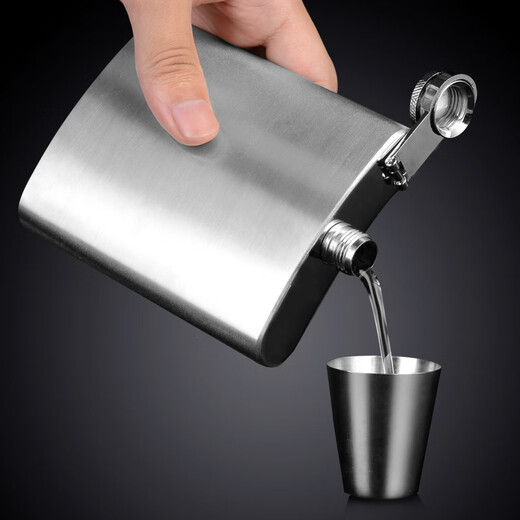 Russian small hip flask stainless steel 304 about half Jin Jin is equal to 0.5 kg thickened outdoor hip flask wine set small wine bottle (about half Jin Jin is equal to 0.5 kg) Jack + funnel