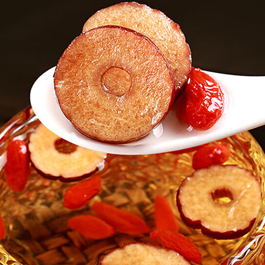 Jiecheng Red Dates y Wolfberry Wine, que está especialmente hecho de agua y rodajas de té secas. Hay 3 latas de jujubes (500 g) y Wolfberry rojo (250 g)