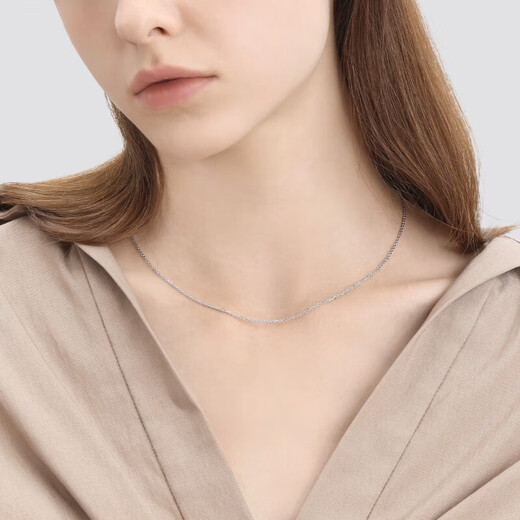 Chow Sang Sang 18K gold necklace white gold necklace versatile plain chain for women 04800N18KW 40 cm