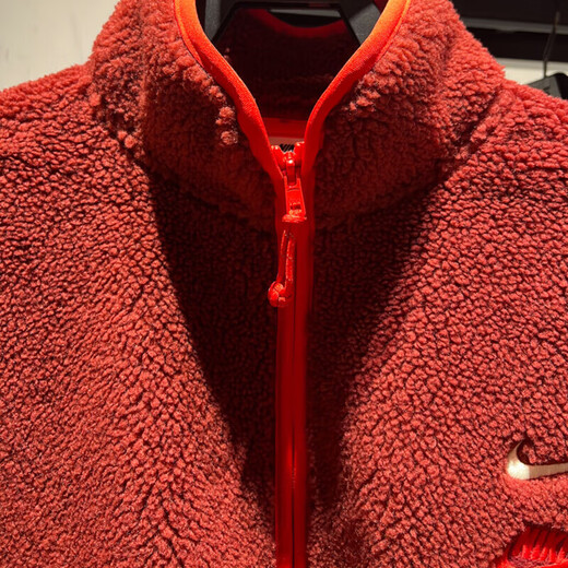 Nike (Nike) Jacke Herrenbekleidung Frühling 2025 CNY Dragon Jahr Limited New Drei-Hook Imitation Lammstand Halsband Sport Casual Clothing FZ6194-677 Red XL