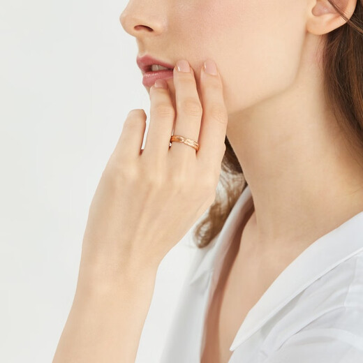 Chow Sang Sang (CHOW SANG SANG) k gold ring color gold ring 18k gold love secret cupid feather ring 91920R 16 circles