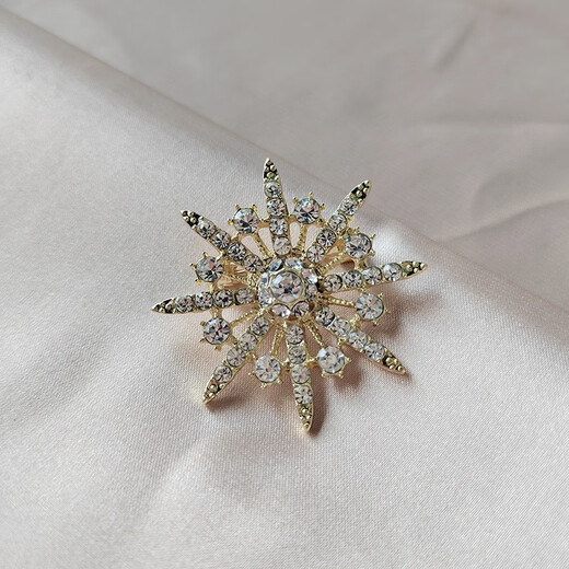 QUAMER corsage 2023 new trendy temperament versatile eight-pointed star women's brooch snowflake accessories gold