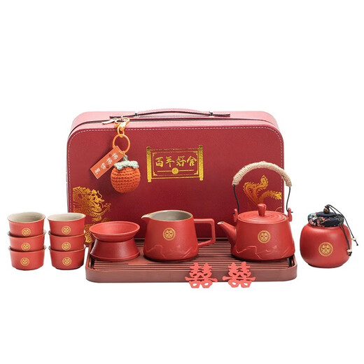 Ingrid gives the newlyweds a wedding gift, a high-end practical dowry for besties, an engagement tea cup and tea set, a complete set of wedding gifts, a wedding tea set, and a century-old Haohe leather bag.