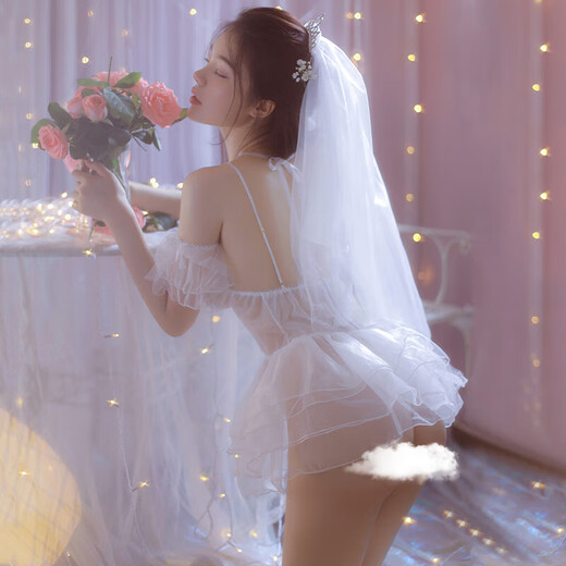 Fat Donglai's same Valentine's Day gift wedding dress is fun and focused on high quality. The bride's gown is hot on the bed. White wedding dress. Veil + suspender skirt + armbands*2+