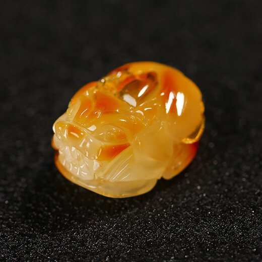 Yuyi Natural Russian Amber Beeswax Pixiu Pendant Bracelet Necklace Pendant Star and Moon Bodhi Mantra Beads DIY Accessories Small through hole (about 1.5 grams) 18 mm long