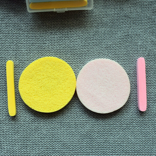 Compressed face wash puff. It bubbles and turns into a round face wash sponge. Optional boxed portable face wash. 24 pieces of compressed face wash puff. Pink