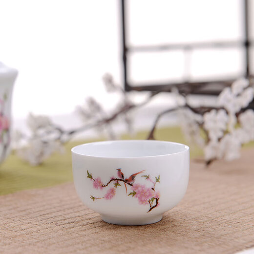 Yufan Jingdezhen ceramic wine warmer hot pot wine cup one or two Chinese Kung Fu tea set single cup rice wine white wine cup pastel fish 50ml wine cup
