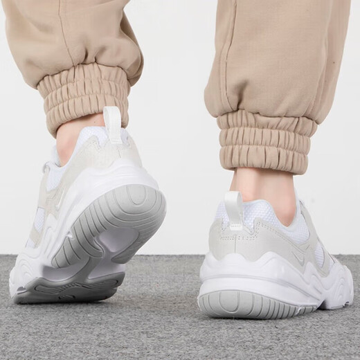 耐克（Nike）女鞋TECH HERA网面透气运动鞋增高休闲鞋老爹鞋ins潮 DR9761-100白色 38