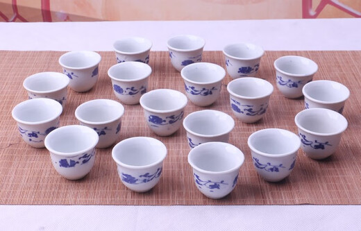 Bai Chunbao July and a half ancestor worship wine cup tribute wine cup white wine cup ceramic retro small wine cup sacrificial wine cup dance way single cup about 20 millimeters * 10