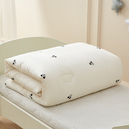 Disney Baby Pure Cotton Quilt im Sommer Neugeborenen Frühling und Herbst verdickte Abdeckung Quilt Kindergarten Klimaanlage ist in allen Jahreszeiten universell.