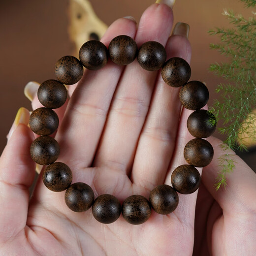 Dalong NATAL NHA Trang Huangqian Agarwood Bracelet pour les hommes coulissants de l'eau coulante Authentique haut de gamme culturel et anciens matériaux Bouddhist Berne Bracelet en bois d'agarme CB12056