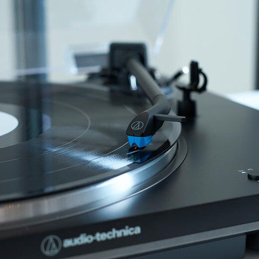 Audio-Technica AT-LP70X vinyl record player, fully automatic belt drive, dual speed record player, retro gramophone, record player, professional audio LP70XBT+Marshall STANMOREIII set