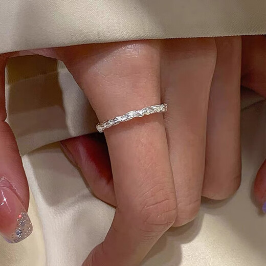 Bai Qixin ring female ring trend versatile personality simple design light luxury niche opening adjustable index finger gift thin ring adjustable wrinkled candy paper