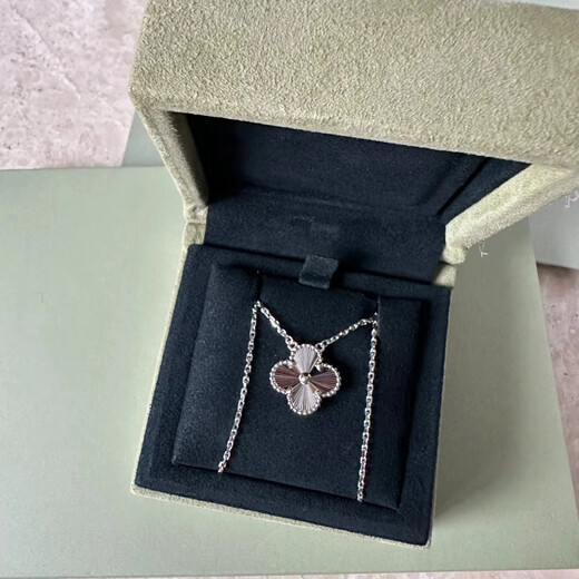 Fat Donglai same style 18K gold four-leaf clover pendant necklace for women Au750 rose gold laser Chinese Valentine's Day gift for women 18K rose gold four-leaf clover necklace