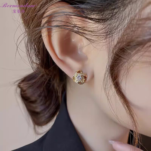 BORMENDAM four-leaf clover earrings for women, high-end, light luxury, niche temperament, fashionable, versatile, elegant style earrings, earrings, gift, windmill swirl earrings, gold