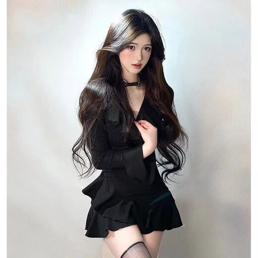 忆静萱（YIJINGXUAN）荷叶边v领喇叭袖辣妹连衣裙女秋冬内搭法式气质黑色修身包臀夜店 黑色【版】 S 85-95斤
