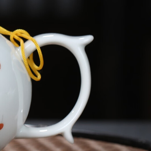 Shengtianxia Jingdezhen Ceramic Blue and White Porcelain Small Teapot Glazed Color Filter Tea Single Pot Small Kung Fu Tea Set Hand-held Pot Panzhilian-320ML