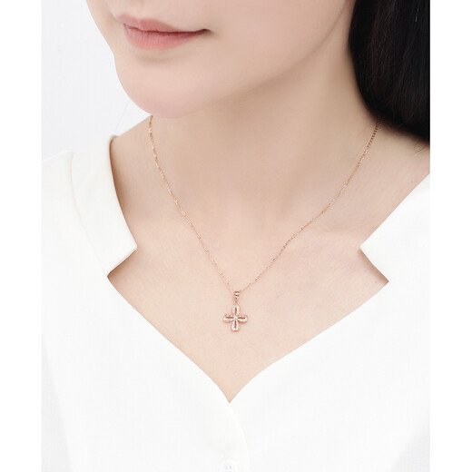 Ming brand jewelry 18K gold color rose gold hollow four-leaf clover pendant pendant for women CSC0068 pricing random split flower single pendant about 0.51-0.66 grams