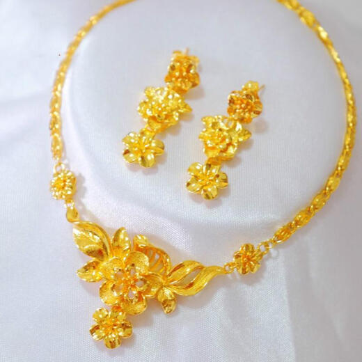 Qianbaolai Wedding Jewelry Three Gold Set Chinese Style Luxurious Exquisite Large Flower Necklace Earrings Imitation Gold Bridal Jewelry Set (Necklace + Earrings)