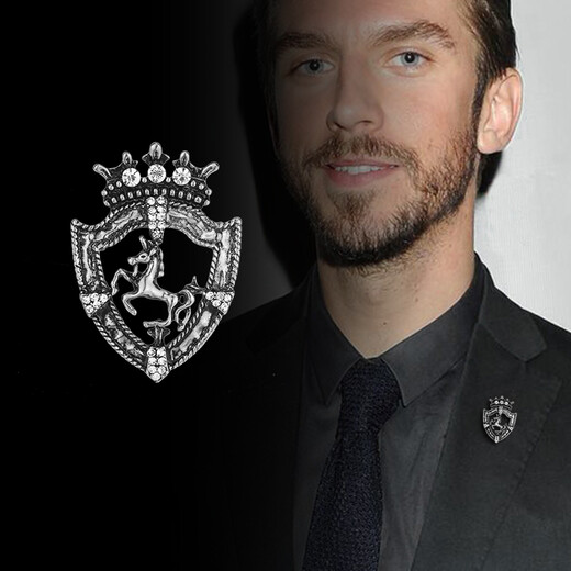 Yuedie (YUEDIE) Korean fashion brooch men's suit corsage retro horse rhinestone badge high-end clothes chest decoration pin accessories ancient silver