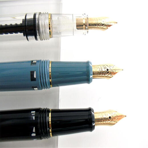 
Yongsheng 698 transparent demonstration piston 14k gold pen 002 semi-transparent black gold clip 14k gold pen nib 0.5 0.5mm