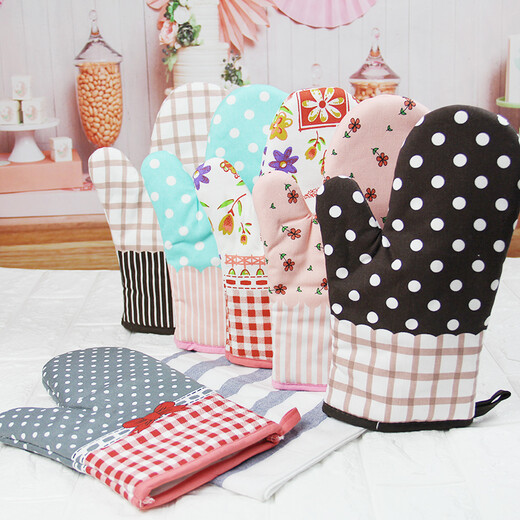 DOLO colorful thickened high temperature resistant gloves, thermal insulation, non-slip and anti-scalding, special gloves for kitchen microwave oven, price of 2, No. 10 beige plaid (2 pcs)