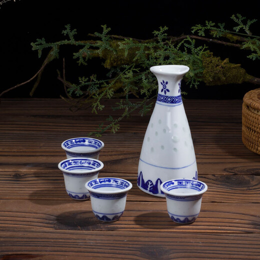 LICHEN blue and white porcelain jug and wine cup Jingdezhen exquisite old style porcelain underglaze colored wine set Old-fashioned blue and white exquisite one pot four cups one