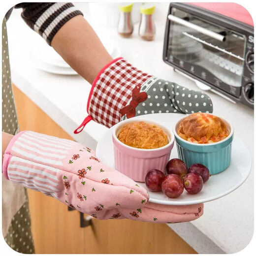 DOLO colorful thickened high temperature resistant gloves, thermal insulation, non-slip and anti-scalding, special gloves for kitchen microwave oven, price of 2, No. 10 beige plaid (2 pcs)