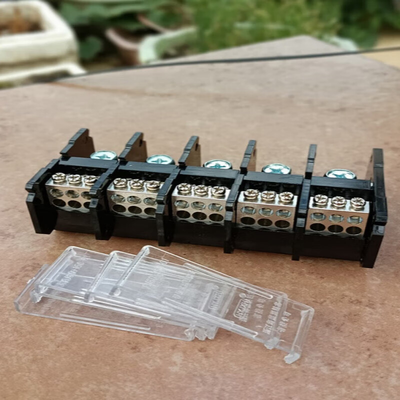 Three-in and multiple-out card rail-type branching terminal three-phase four-wire high-current branching box high-power terminal block three-in and nine-out