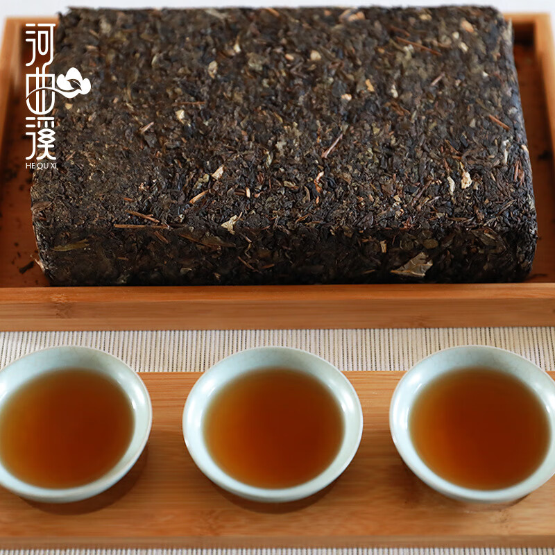 Hequxi (HEQIXI) black tea Hunan Anhua tea specialty lotus-scented Golden Poria 1kg Golden Flower Poria Brick Tea An 2014 Lotus-scented Fu Brick 800g