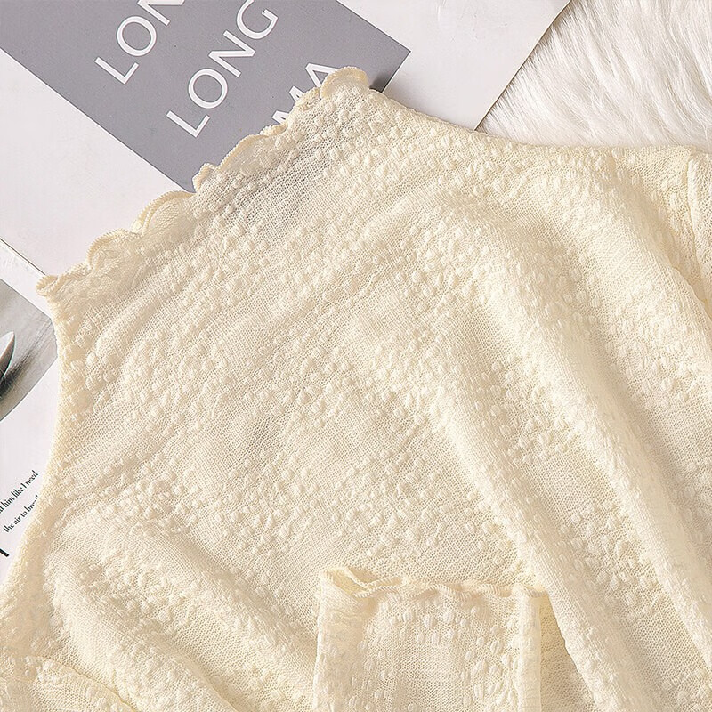 Sibaishe bottoming shirt for women, which can be worn inside or outside. Western-style 2026 new long-sleeved top to cover the belly and look slimming. Small shirt. Apricot color. One size fits all.