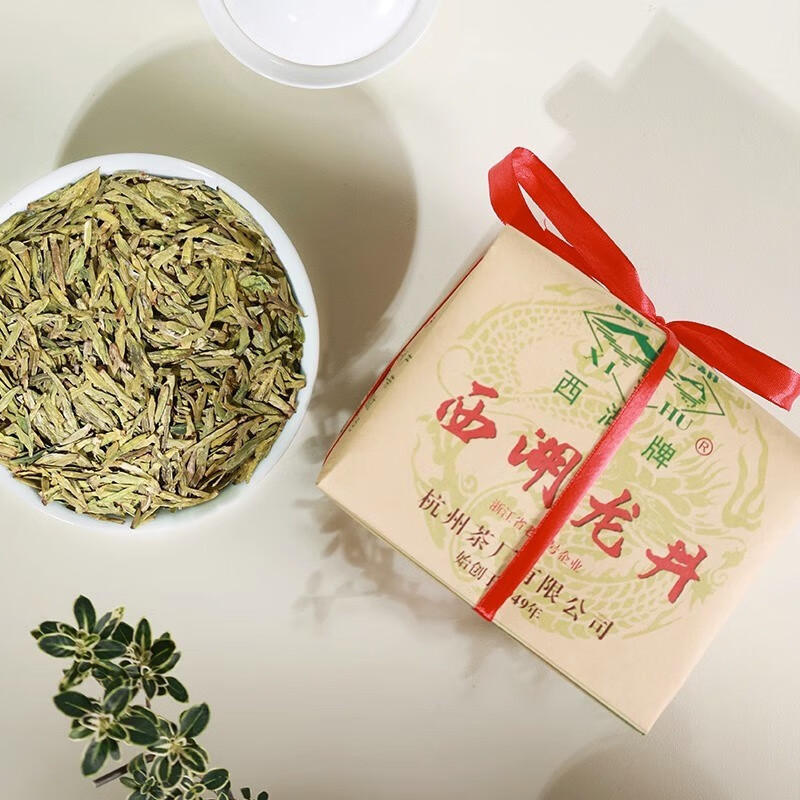 West Lake brand 2025 new tea launched Mingqian special grade old tea tree West Lake Longjing 250g paper bag spring tea Hangzhou Tea Factory