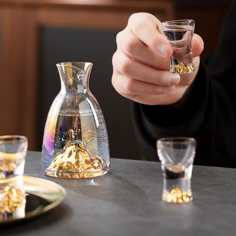 Forbidden City Culture, a family-friendly wine set for thousands of miles, high-end liquor glass set, wine divider, Forbidden City cultural and creative gifts, gift box for elders (1 pot, 6 cups)