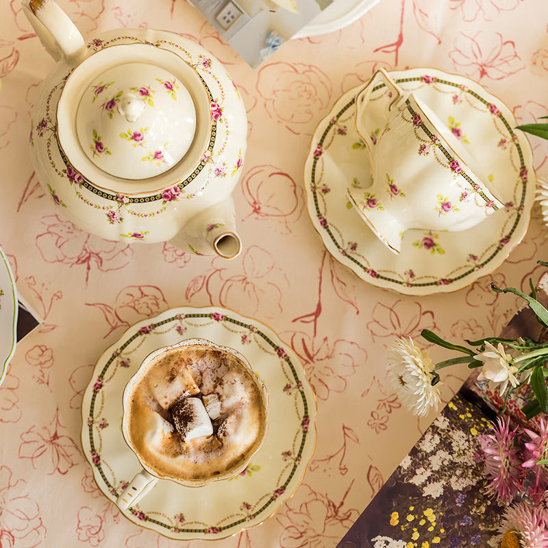 Lucky Key Garland Rose Ceramic Coffee Cup and Saucer Set High-end Afternoon Tea Set Cup Gift Box Housewarming and Wedding Gift Garland Rose-1 Pot 2 Cups and Saucers-Romantic Pink Gift Box