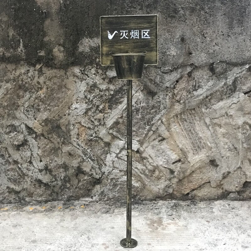 Outdoor vertical smoking area smoke extinguisher ashtray public places large smoke extinguisher column cigarette butt bucket trash can white triangular wall-mounted