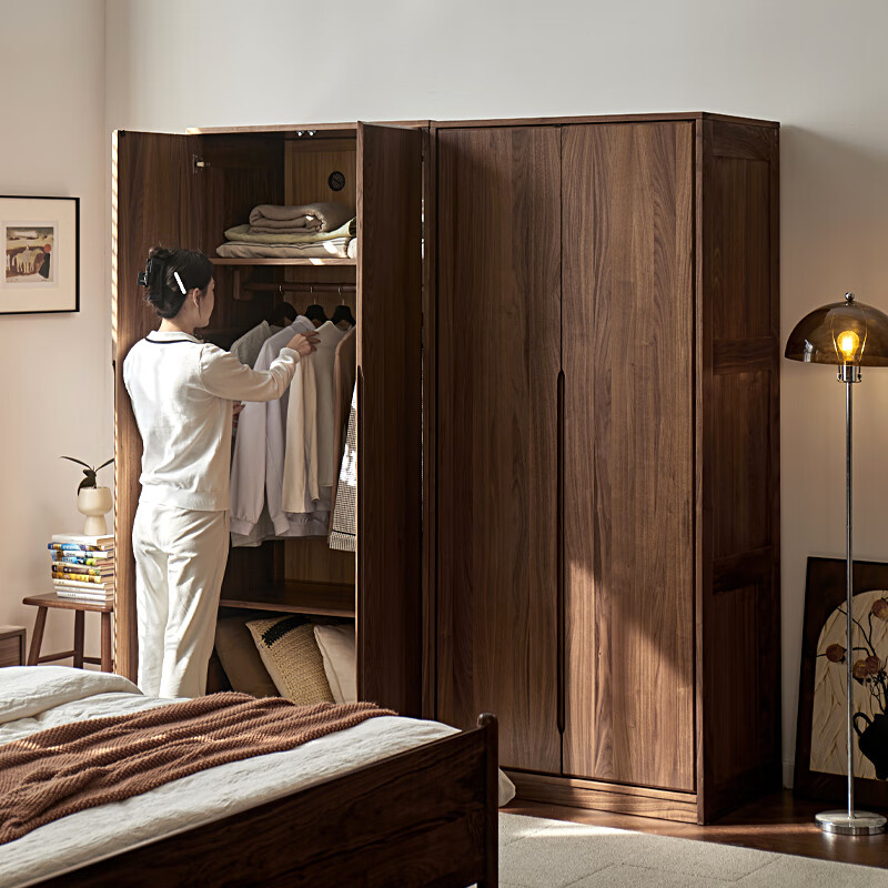 Womu solid wood wardrobe modern simple double door large wardrobe home black walnut bedroom storage cabinet single partition HHT-301-01